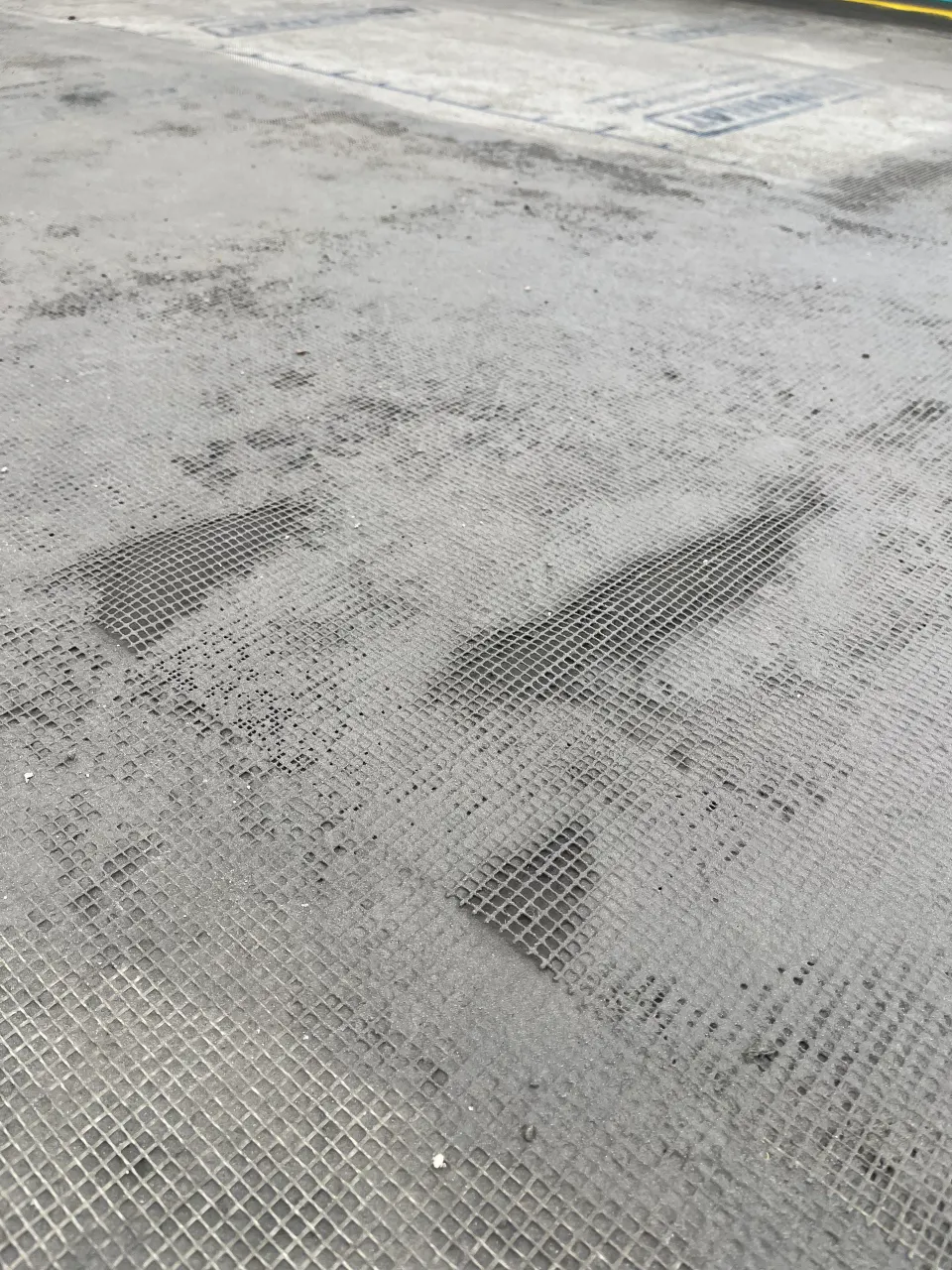 Piscina: pavimento à volta