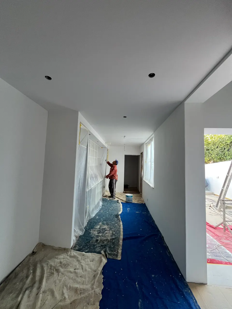 Moradia: entrada, tetos e casa de banho