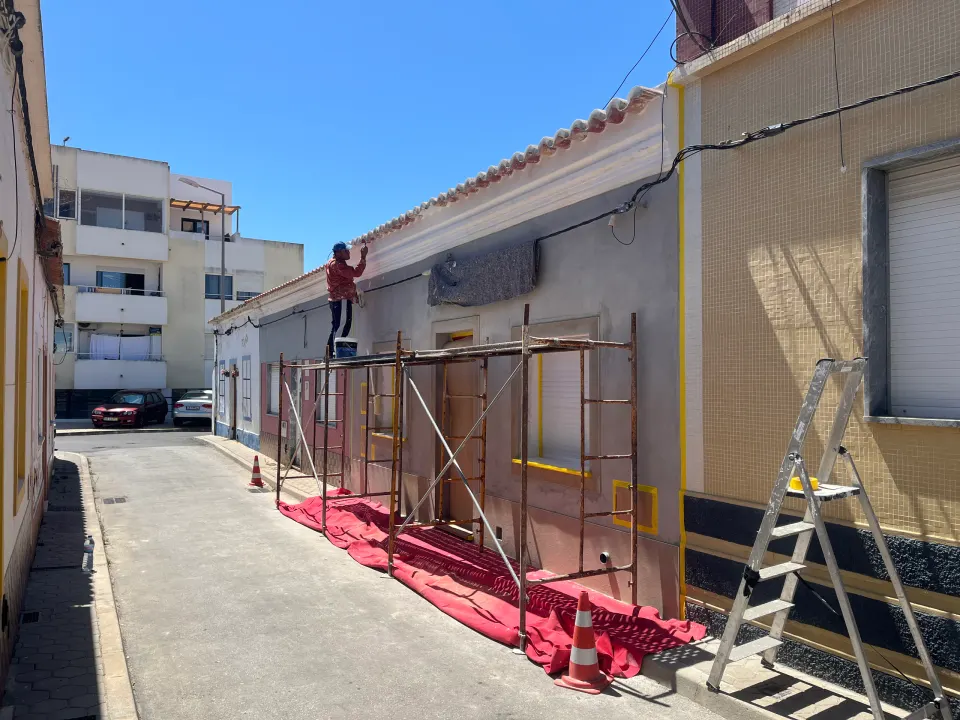 Casa algarvia: fachada e pátio