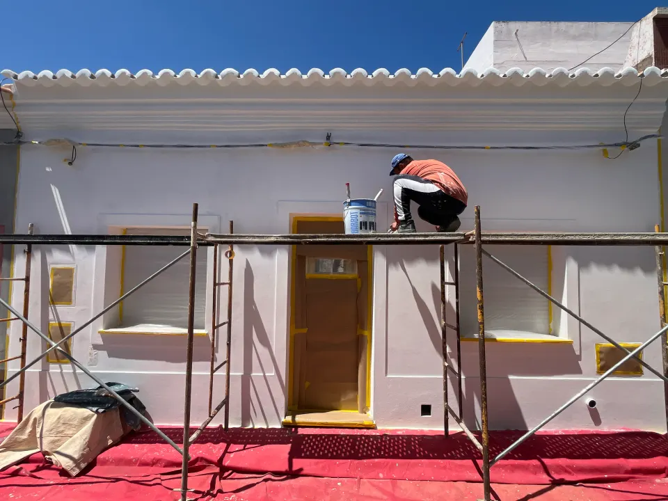 Casa algarvia: fachada e pátio
