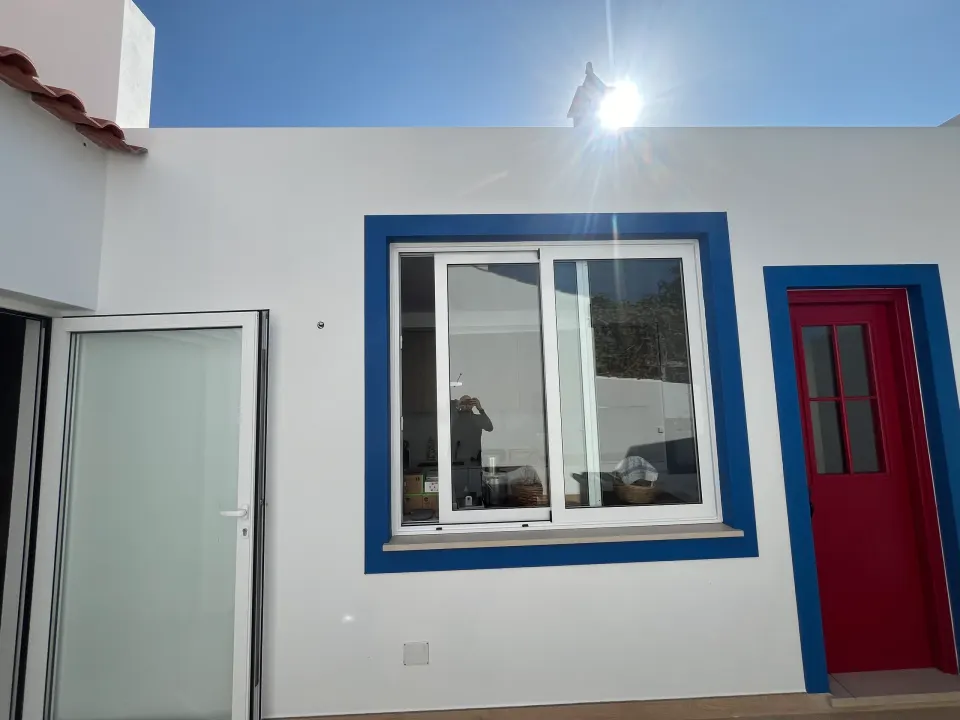 Casa algarvia: fachada e pátio