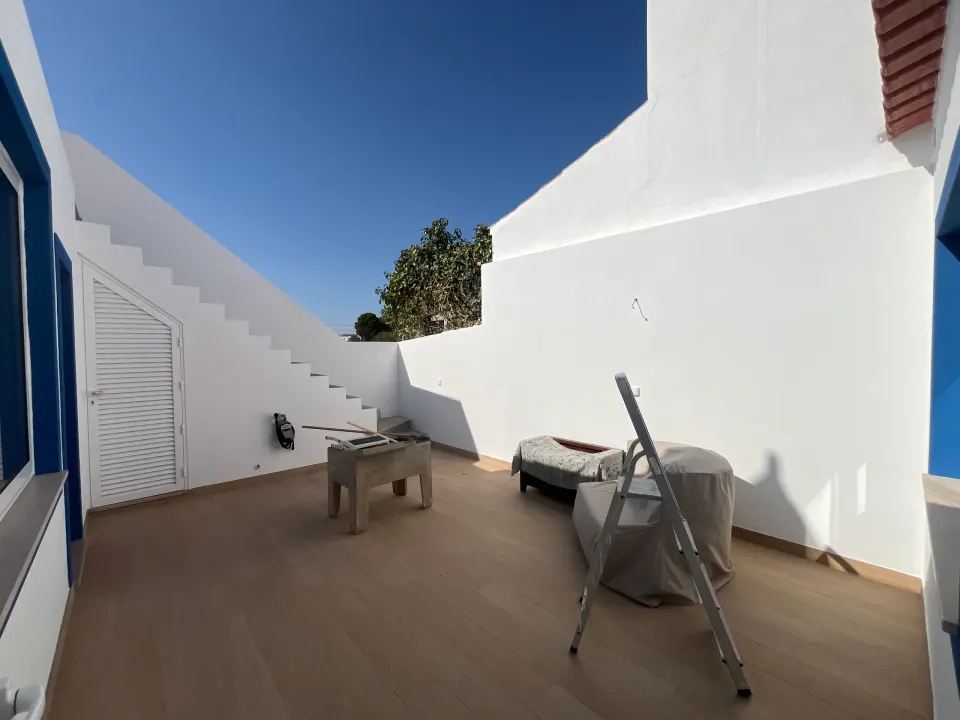 Casa algarvia: fachada e pátio