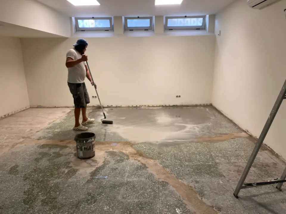 Loja: pavimento e tetos