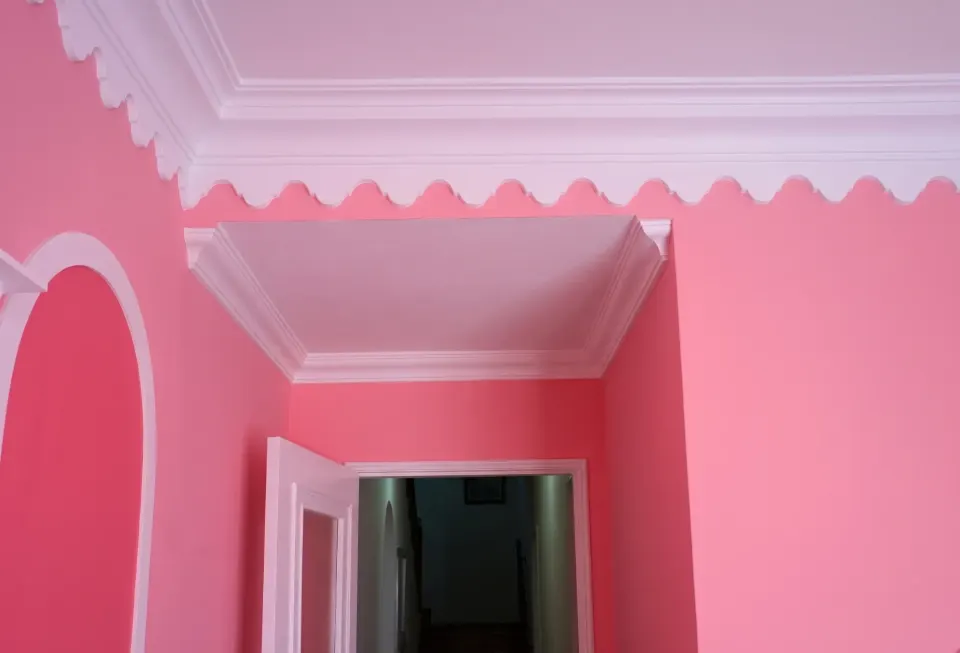 Casa com gesso decorativo