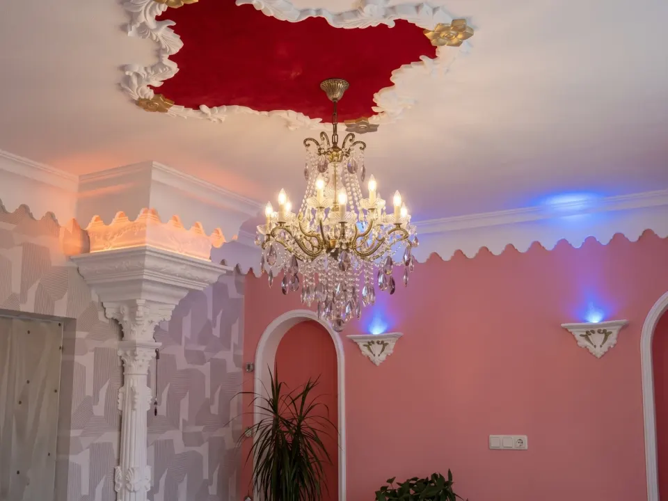 Casa com gesso decorativo