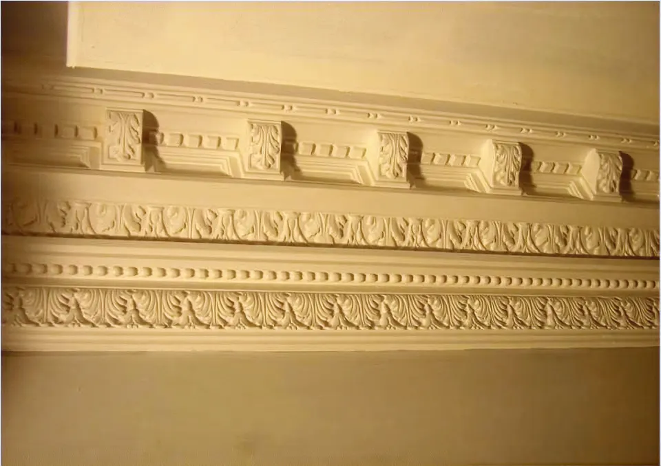 Casa com gesso decorativo