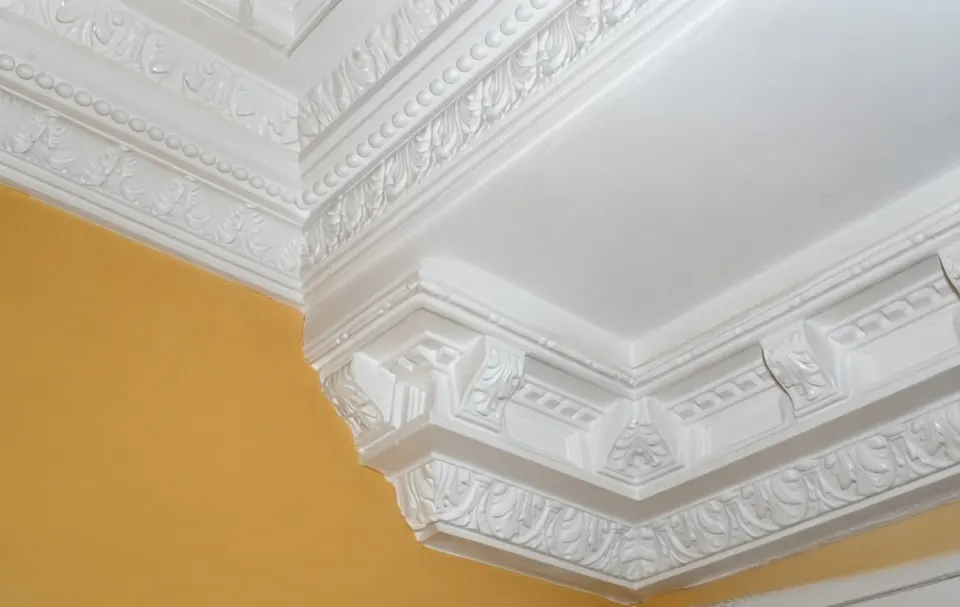 Casa com gesso decorativo